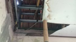 Tiga Tahun Diusulkan,SDN Sukamaju 08 Bogor Masih Disangga Bambu,Siswa Diminta Pulang Saat Hujan