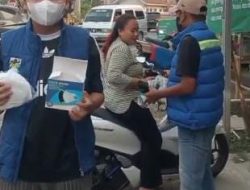 Cegah Dampak Abu Vulkanik, KNPI Parungpanjang Bagikan Masker kepada Warga
